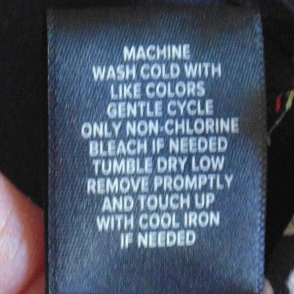 TORRID Wrap Top, 2/2X, Button/Tie, Black, Red floral, 3/4 sleeve, Poly/Washable - Picture 13 of 15